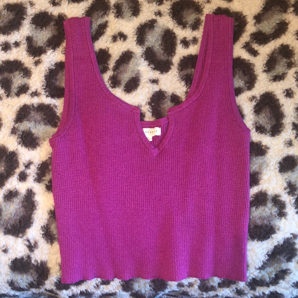 very cute and comfortable tank top! stretchy material!